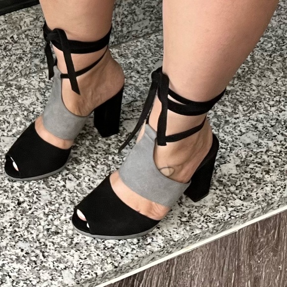 Tamara Mellon Peep Toe Block Heel Sandals 39-1/2 - Picture 2 of 8